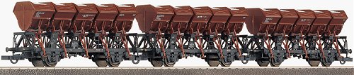 Set of 3 Multy-Section Hopper cars<br /><a href='images/pictures/Roco/44131.jpg' target='_blank'>Full size image</a>